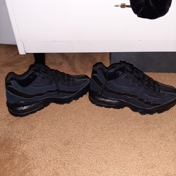 Nike Air Max '95 Shoes - Picture 9 of 10